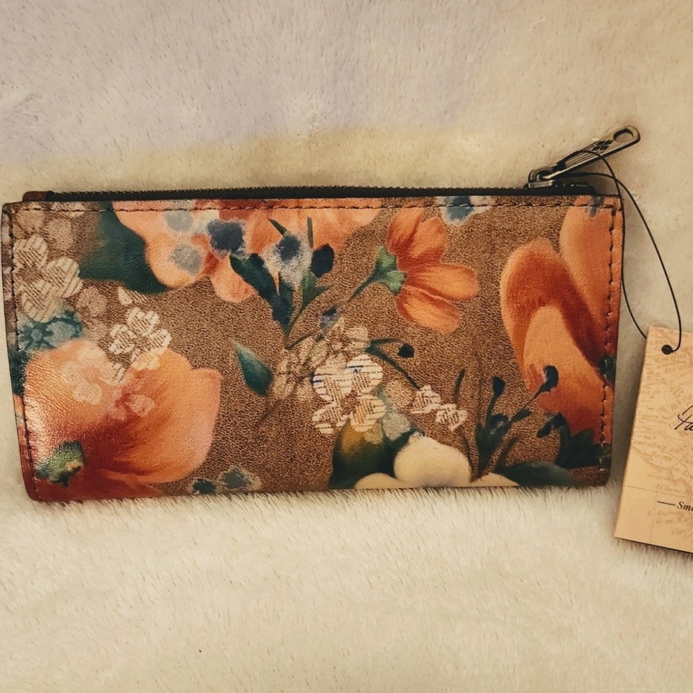 NWT Patricia Nash Apricot and Tan Floral Wallet - Picture 2 of 4
